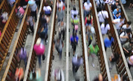 long line of people moving quickly